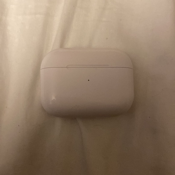 Airpods Pro Gen 2 - Picture 4 of 6